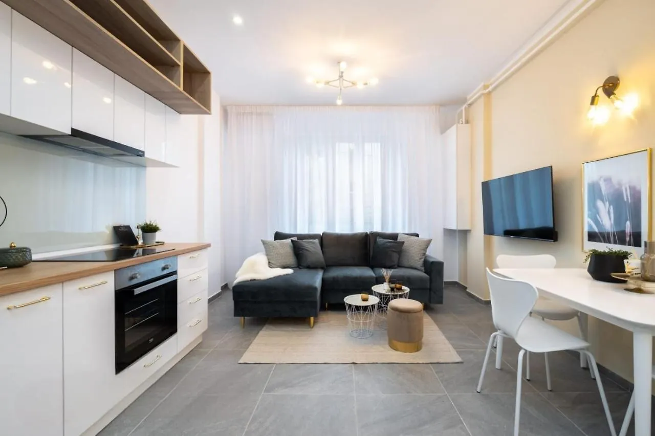 Cozy Cheerful In Center Bucharest Apartment Romania