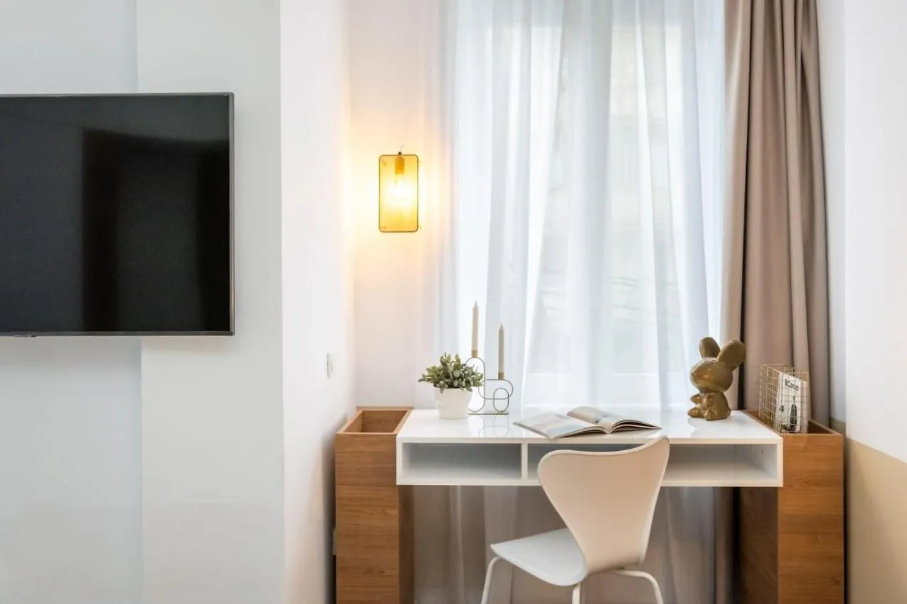 Cozy Cheerful In Center Bucharest Apartment Romania