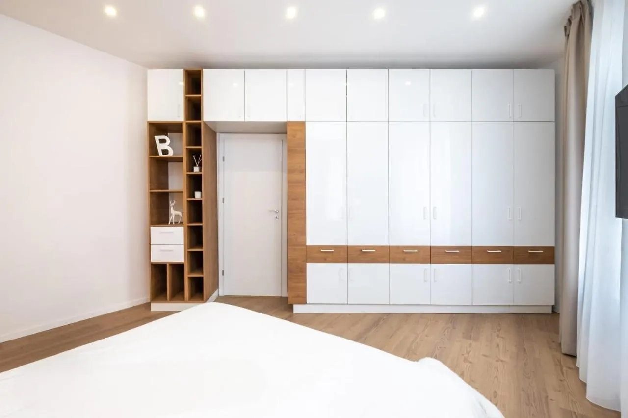Cozy Cheerful In Center Bucharest Apartment Romania