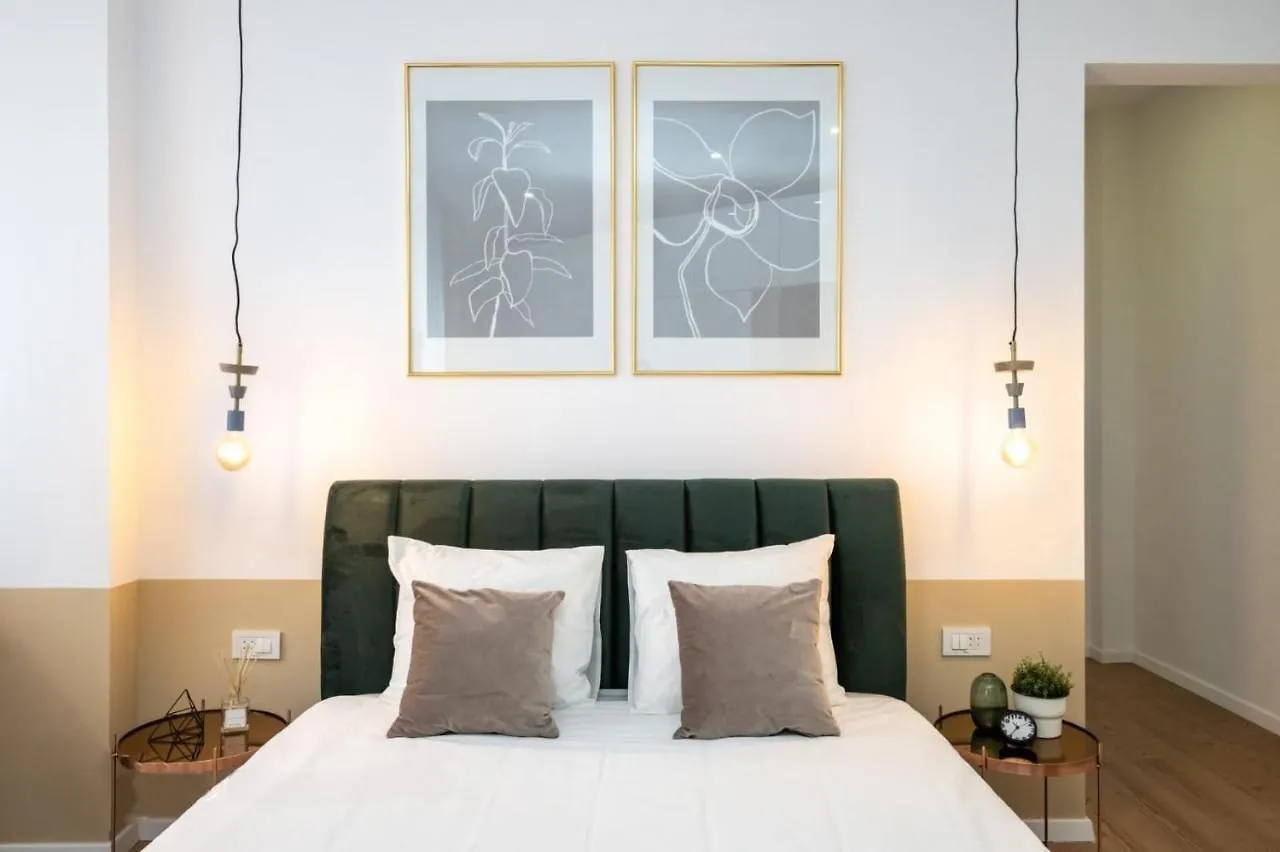 Cozy Cheerful In Center Bucharest Apartment