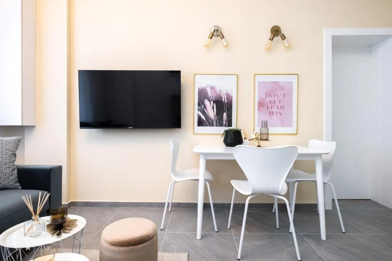 Cozy Cheerful In Center Bucharest Apartment 0*,