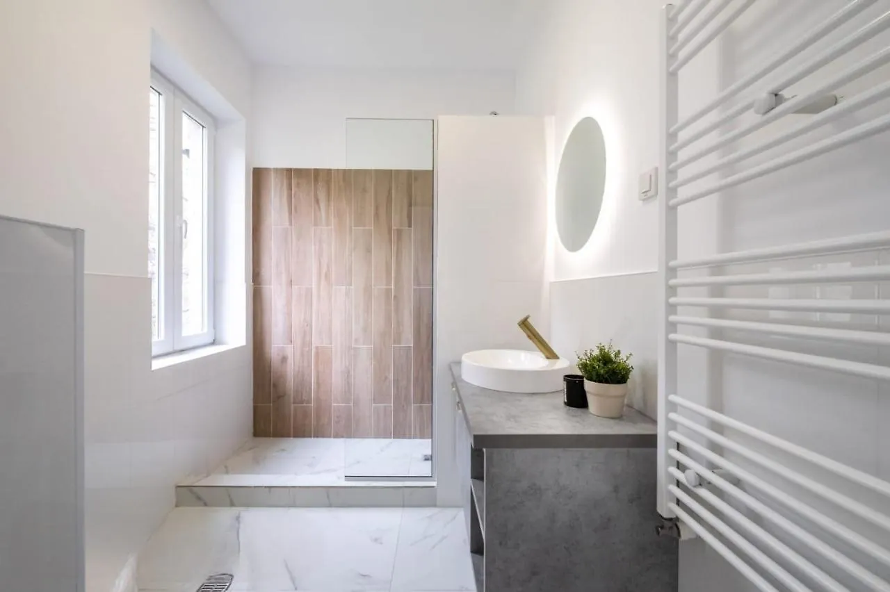 Cozy Cheerful In Center Bucharest Apartment