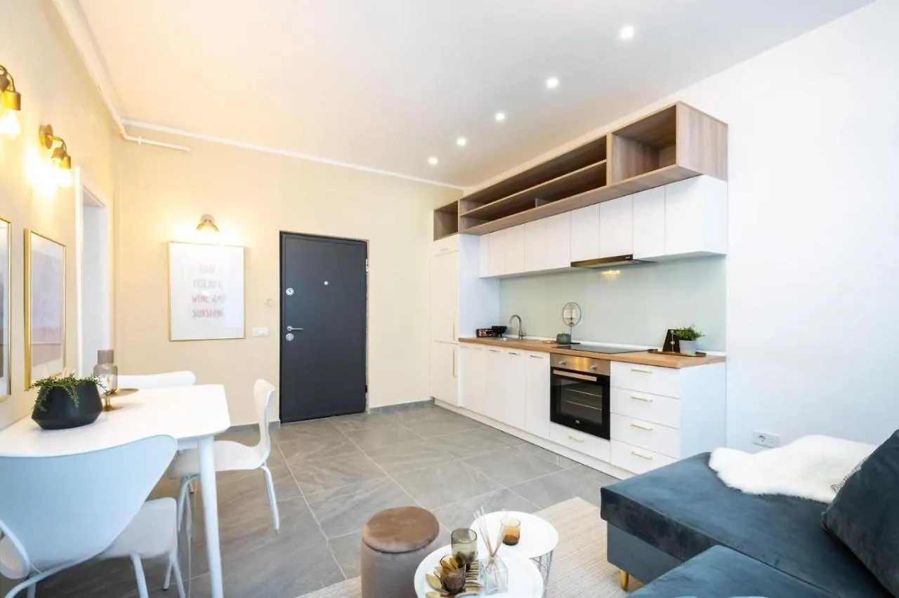 Cozy Cheerful In Center Bucharest Apartment