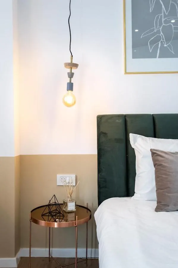 Cozy Cheerful In Center Bucharest Apartment